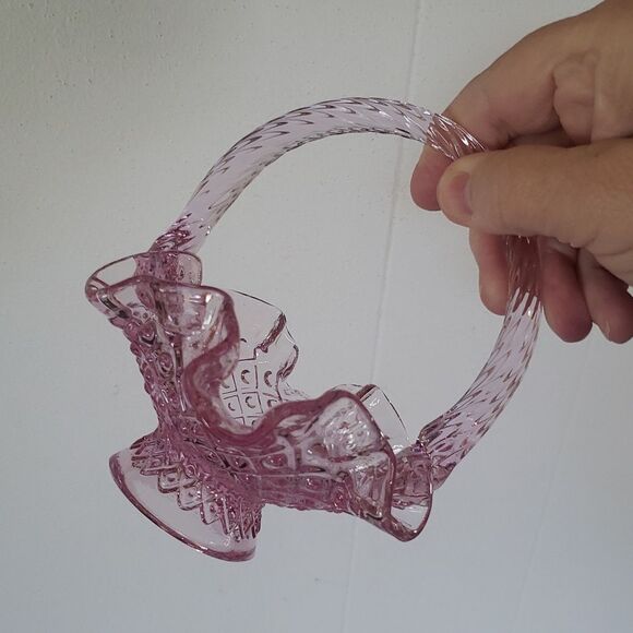 Vintag Fenton Art Glass Pink Glass Ruffled Small Basket Twisted Handle - Picture 6 of 9